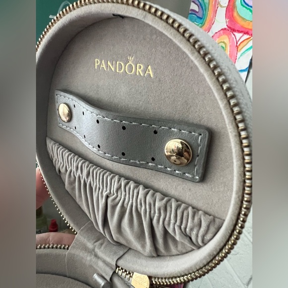 Limited Edition Retired PANDORA Leather Round Jewelry Organizer Travel Box⚡️ - Picture 4 of 12